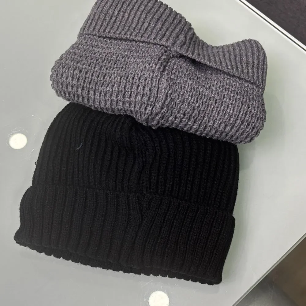 True Religion 2 pc beanie set Charcoal Knit and grey knit insulated